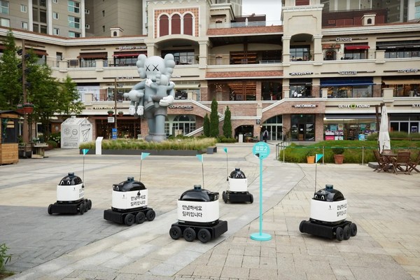 Baemin Introduces an Outdoor Delivery Robot “The City of the Future Became A Reality”