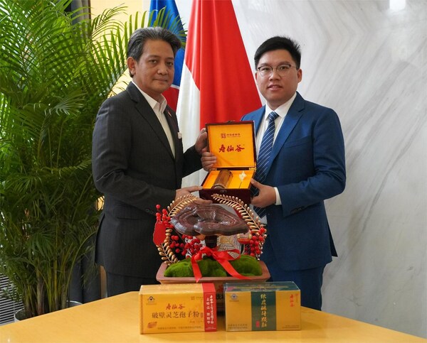 xinhua silk road: global co op highlighted in tour of chinese herbs firm to indonesian embassy in china