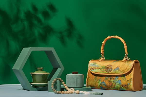 Glorious Collection, ready to surprise the world with beautiful oriental handicrafts