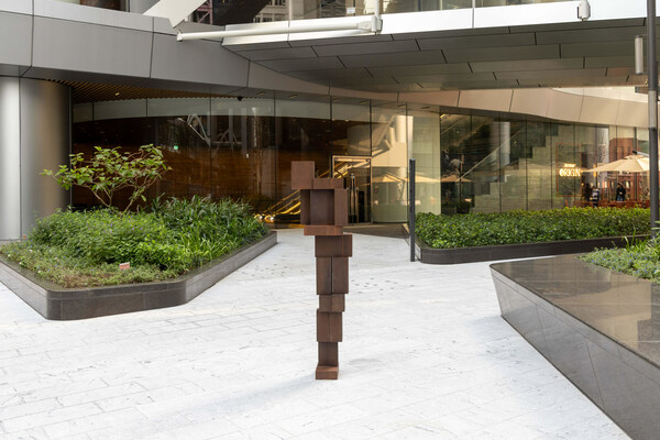 New permanent sculpture by celebrated British sculptor Antony Gormley unveiled at Swire Properties’ Taikoo Place in Hong Kong
