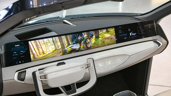 Hyundai Mobis’ next-generation integrated driver’s system, M.VICS 5.0.