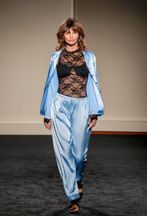 Ekouaer Debuts Collection at New York Fashion Week