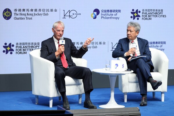 Delivering the second keynote entitled "The Economics of Giving: What makes us give? What stops us from giving more?" was Professor Michael Spence, 2001 Nobel Laureate in Economics, Philip H. Knight Professor and Dean Emeritus of the Stanford Business School and Senior Fellow, Hoover Institution of Stanford University (left). The moderator was Professor Stephen Cheung, Voting Member of The Hong Kong Jockey Club, Vice-Chairman of CMB Wing Lung Bank and Former President of the Education University of Hong Kong (right).