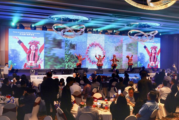 Dancers from Yunnan perfromce during the forum on Cultural Heritage Conservation "Shared Heritage, Shared Future" at Hilton Petaling Jaya Hotel, Selangor, Malaysia on Sep 5, 2024. Edmond Tang / China Daily